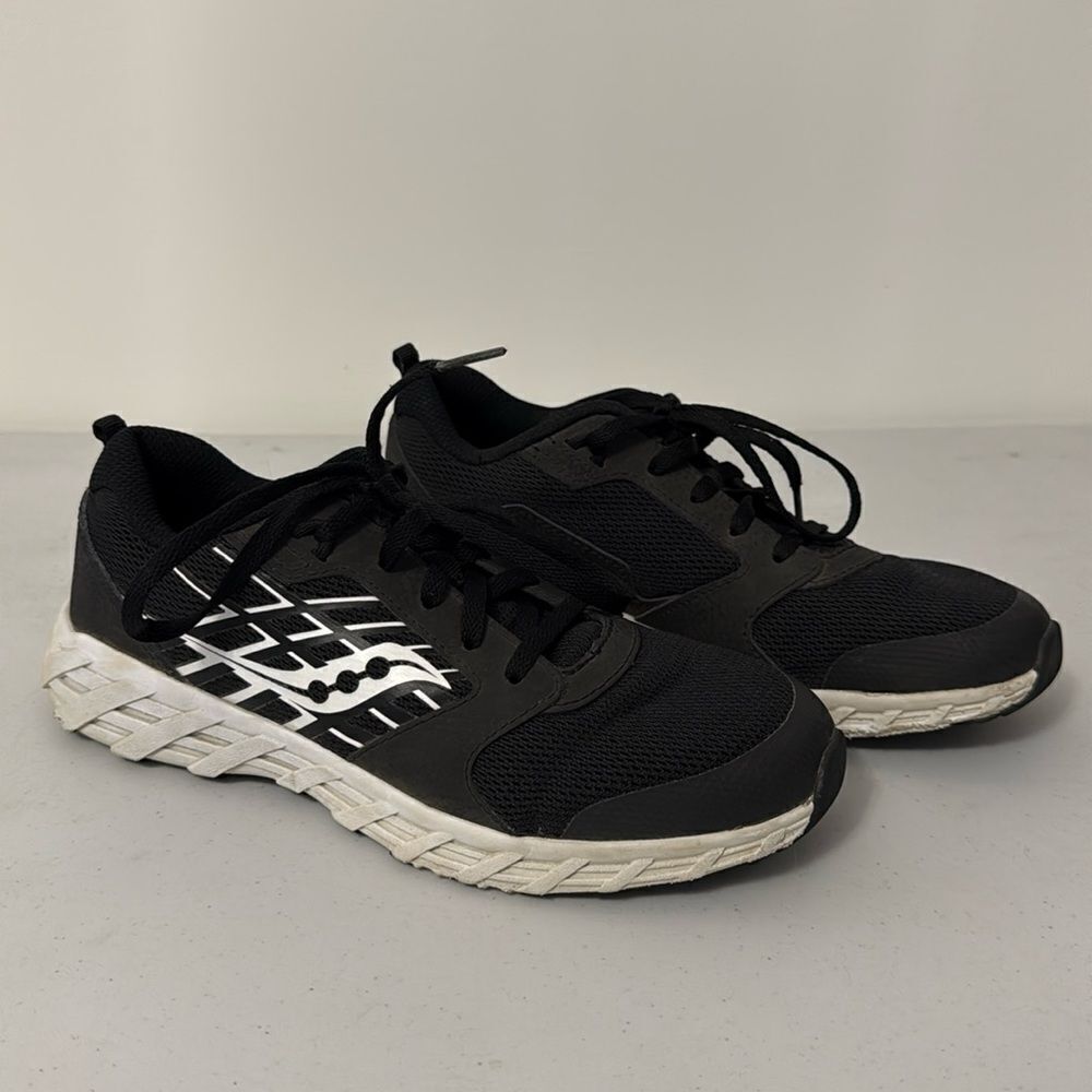 Kids Saucony WIND 2.0 LACE SNEAKER sz 5M